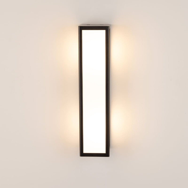 Bata IP65 Wall Light