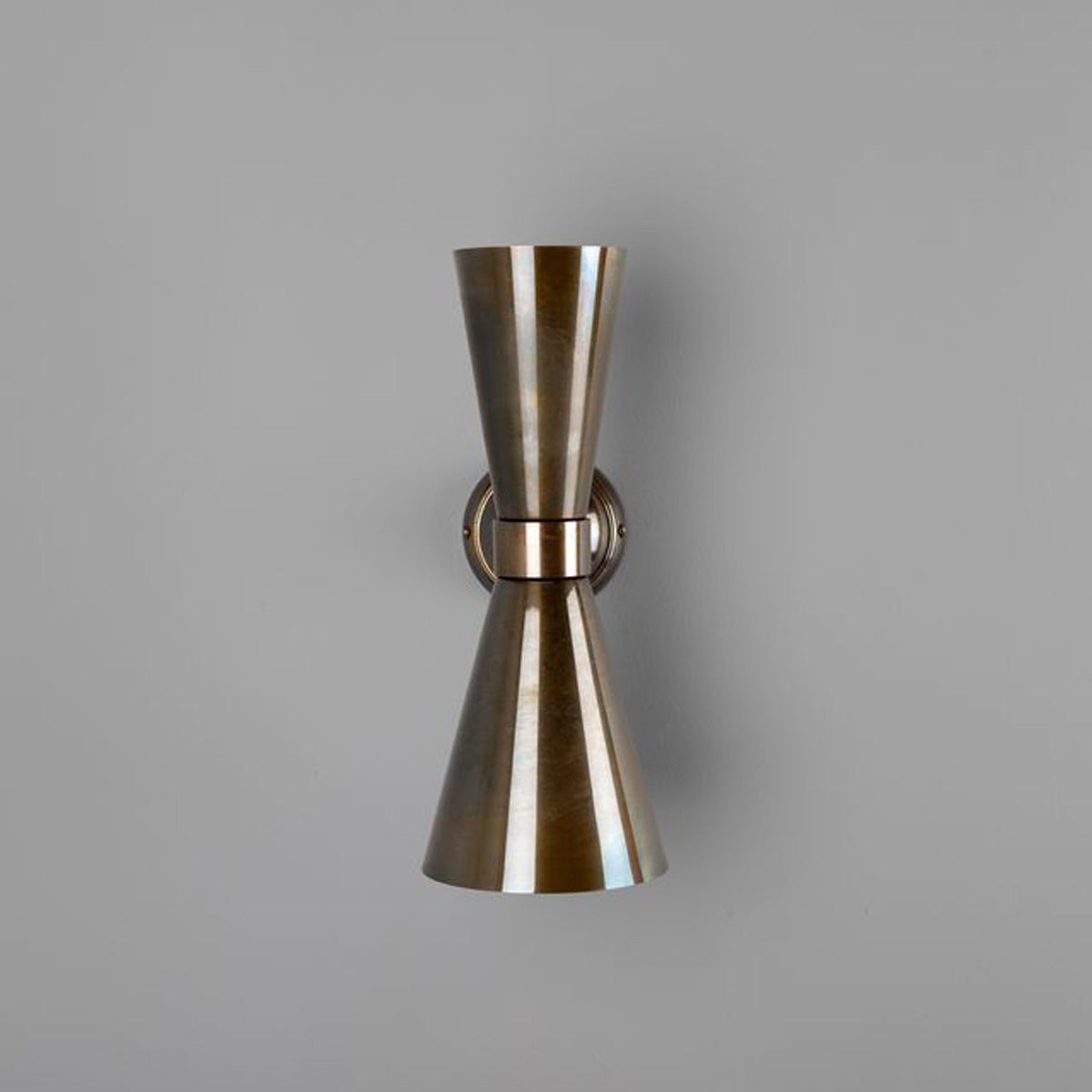 Amias Elegant Wall Light