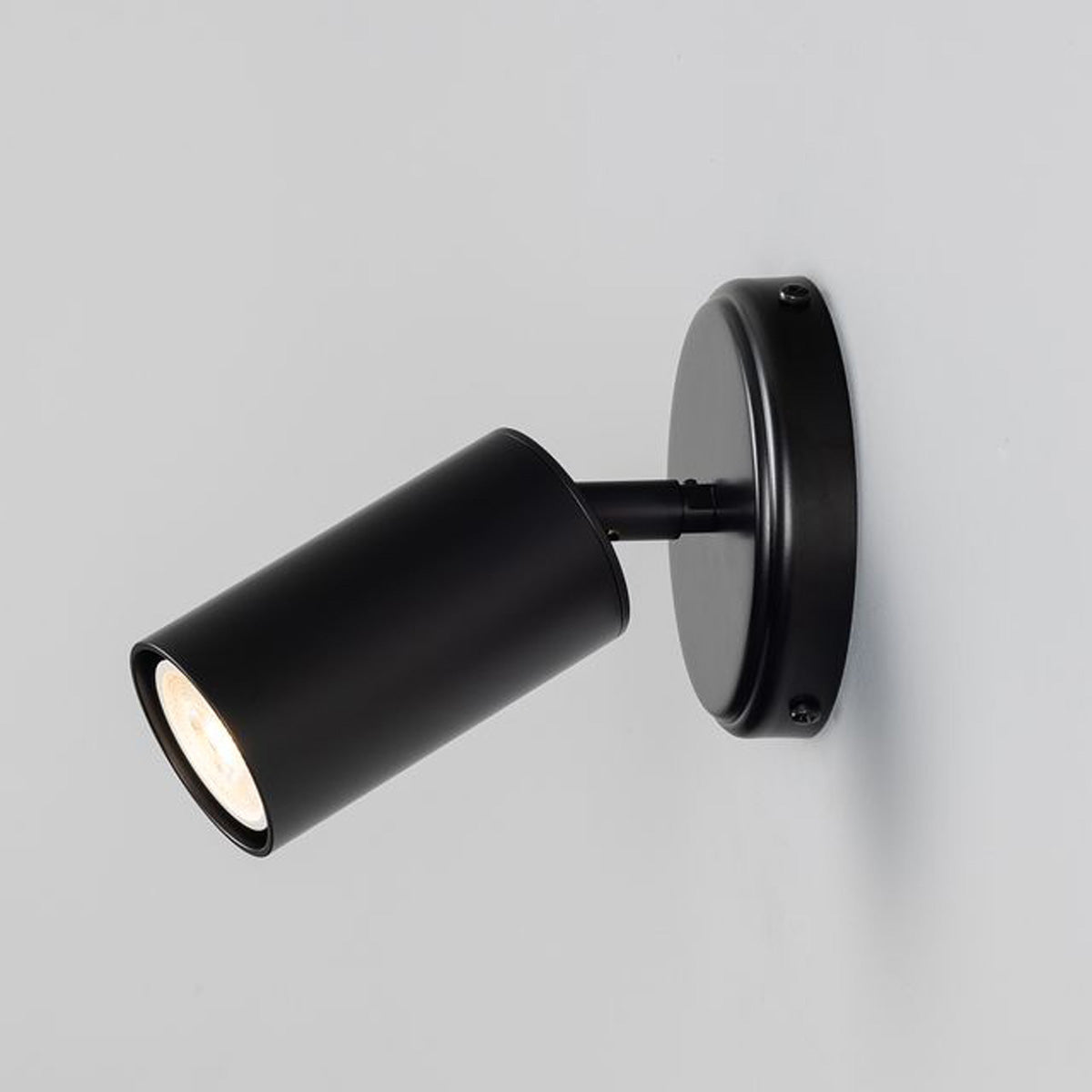 Evanston Wall Light