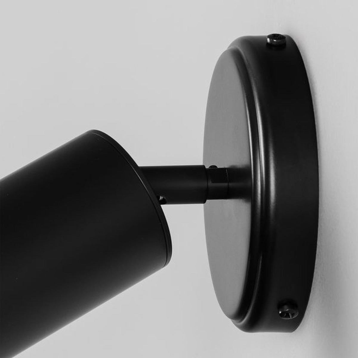 Evanston Wall Light