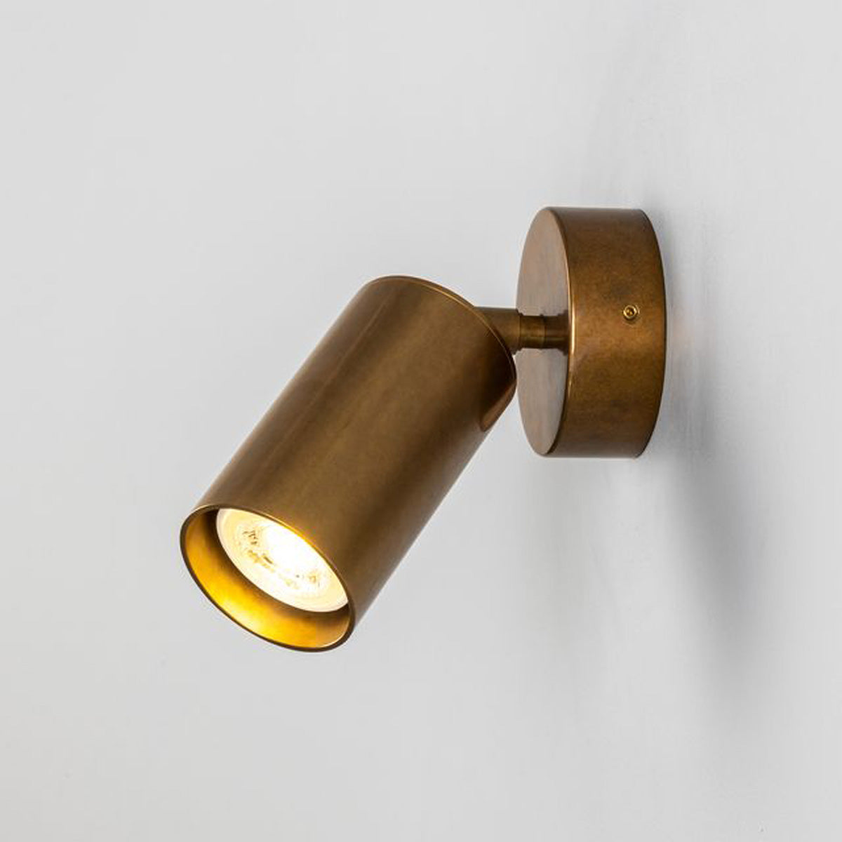 Evanston Wall Light