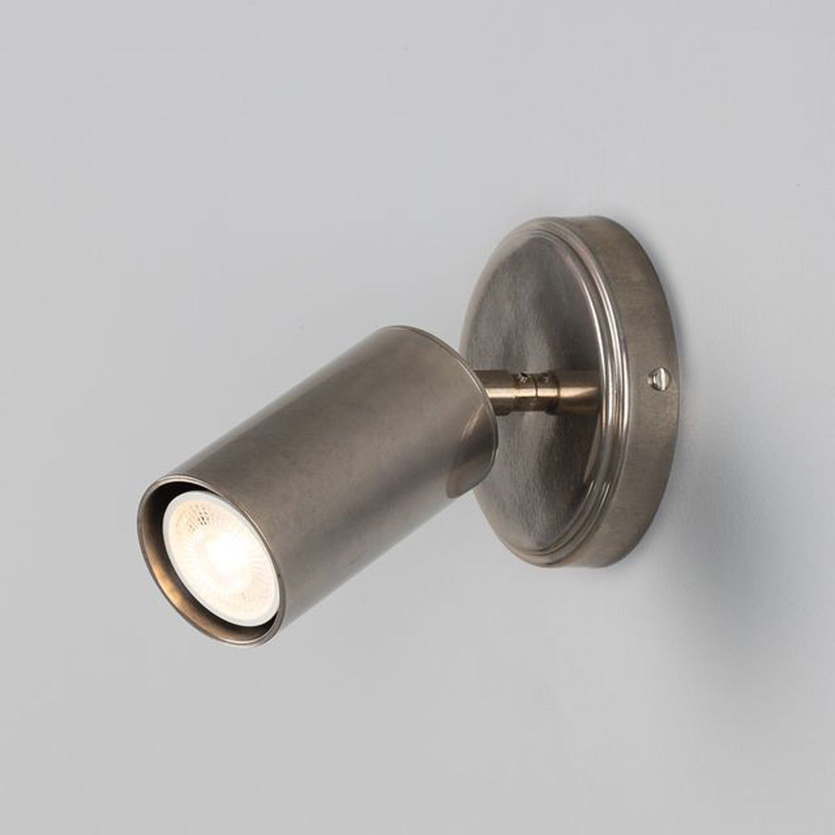 Evanston Wall Light