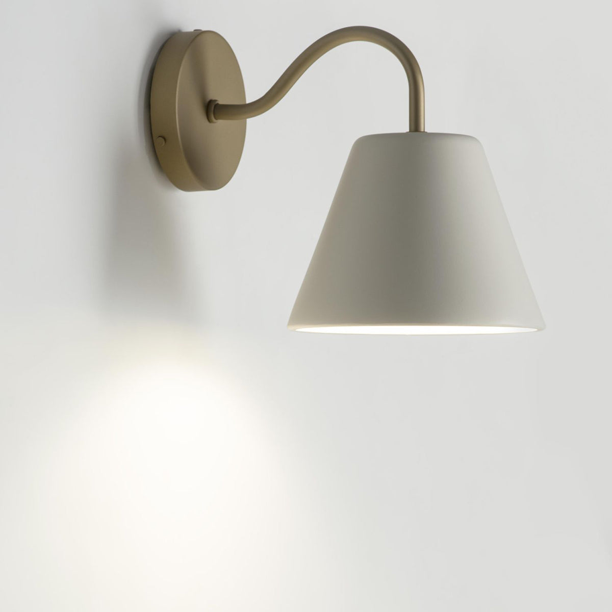 Lis Golden Wall Sconce