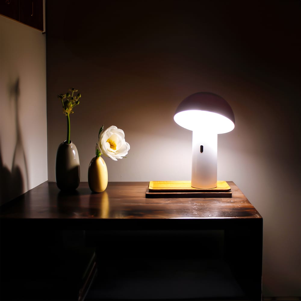 Versatile lighting with Shitake: Enjoy adjustable lampshade and up to 20 hours of battery life with simple touch button control.